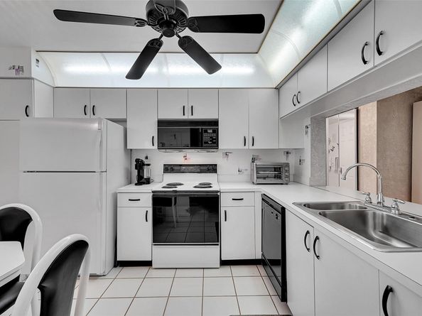 10368 NW 24th Pl 204, Sunrise FL 33322