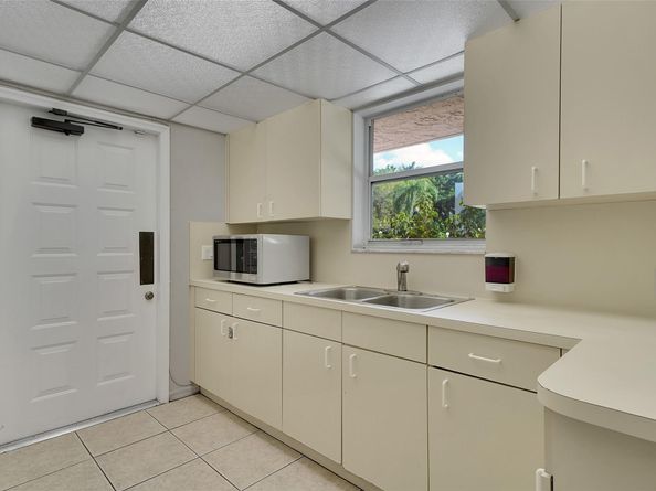 10368 NW 24th Pl 204, Sunrise FL 33322