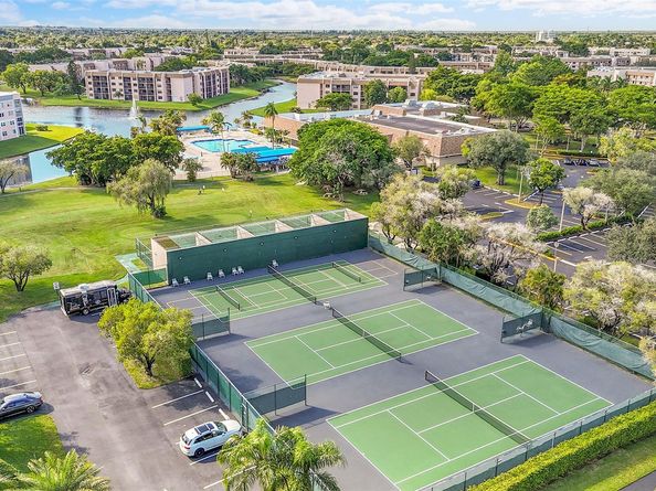 10368 NW 24th Pl 204, Sunrise FL 33322