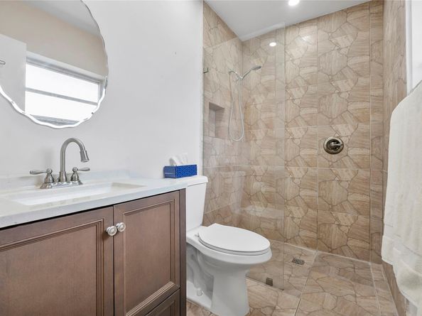 5721 NW 81st Ter, Tamarac FL 33321