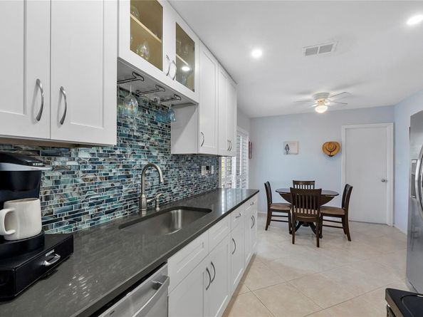 5721 NW 81st Ter, Tamarac FL 33321