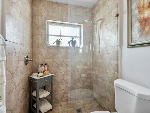 5721 NW 81st Ter, Tamarac FL 33321