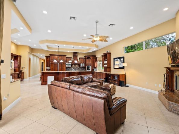6071 NW 69th Way, Parkland FL 33067