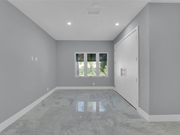 2520 Laguna Ter, Fort Lauderdale FL 33316