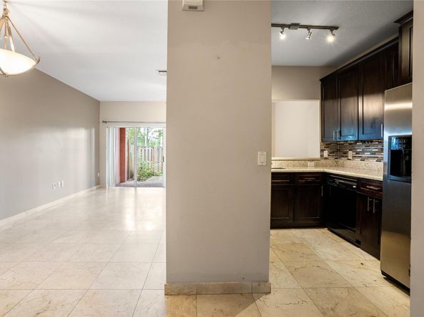 1160 NW 100th Ave 1160, Pembroke Pines FL 33024