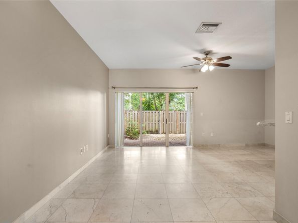 1160 NW 100th Ave 1160, Pembroke Pines FL 33024