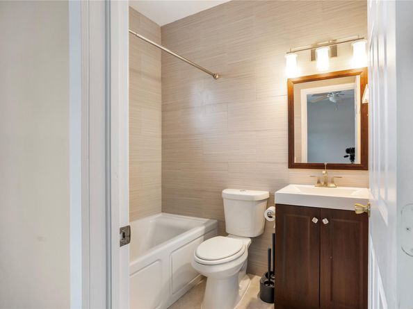 1160 NW 100th Ave 1160, Pembroke Pines FL 33024