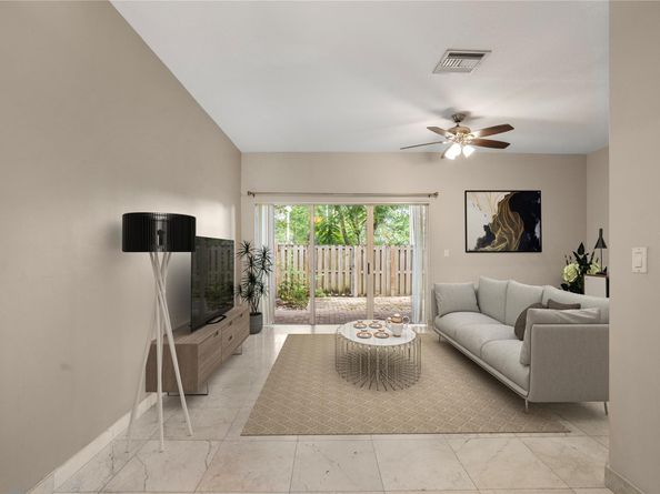 1160 NW 100th Ave 1160, Pembroke Pines FL 33024