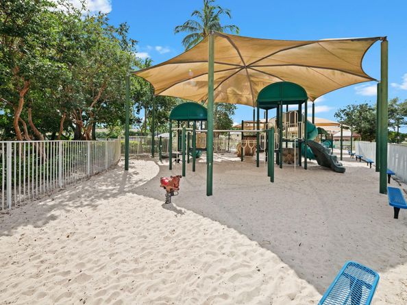 1400 Blue Jay Cir, Weston FL 33327