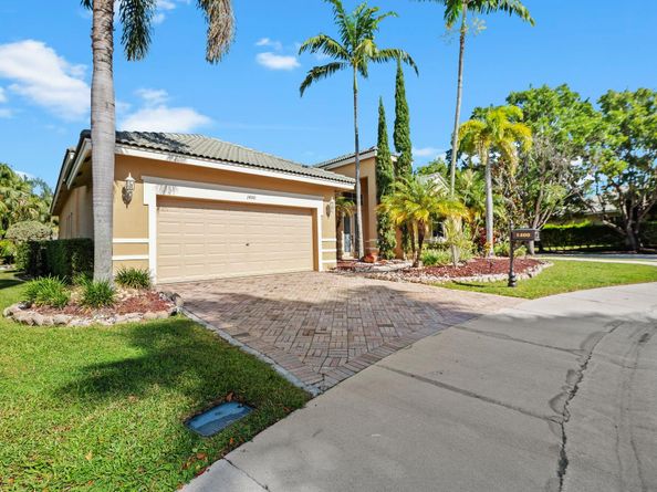 1400 Blue Jay Cir, Weston FL 33327
