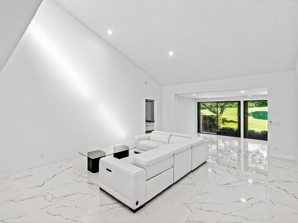 78 Hampshire Lane, Boynton Beach FL 33436