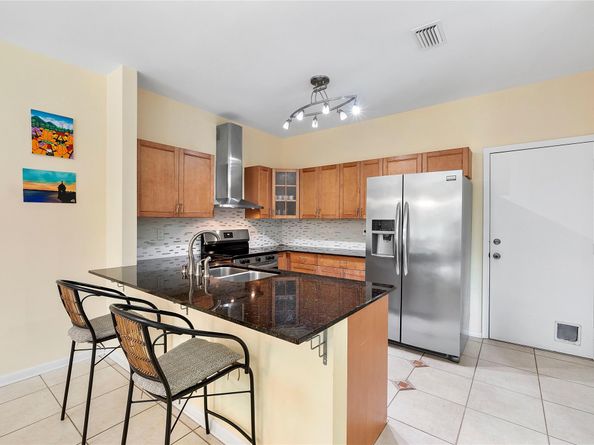 659 NW 88th Dr, Coral Springs FL 33071