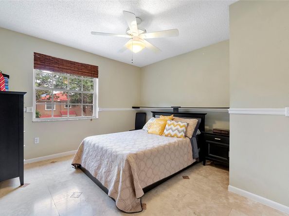 659 NW 88th Dr, Coral Springs FL 33071