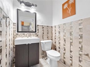 659 NW 88th Dr, Coral Springs FL 33071