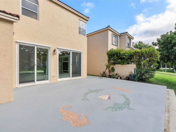 659 NW 88th Dr, Coral Springs FL 33071