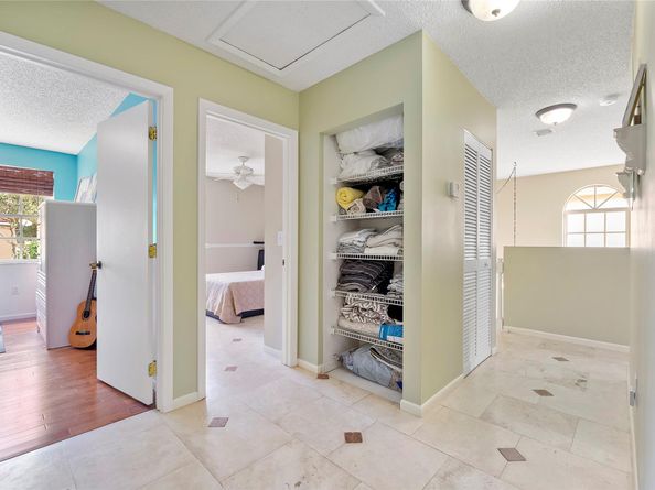 659 NW 88th Dr, Coral Springs FL 33071