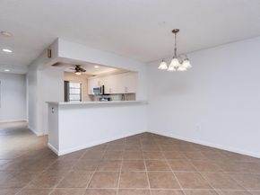 8535 Casa Del Lago 37e, Boca Raton FL 33433