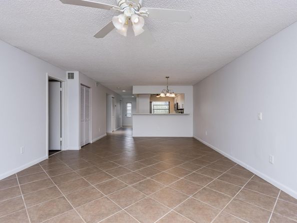 8535 Casa Del Lago 37e, Boca Raton FL 33433