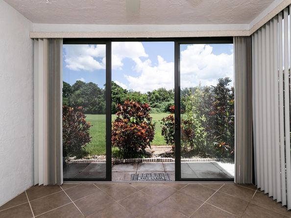 8535 Casa Del Lago 37e, Boca Raton FL 33433