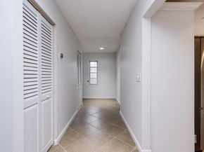 8535 Casa Del Lago 37e, Boca Raton FL 33433