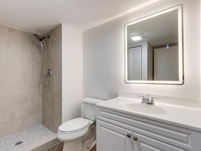 8535 Casa Del Lago 37e, Boca Raton FL 33433