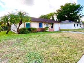 8160 SW 6th St, North Lauderdale FL 33068