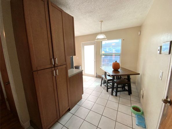 8160 SW 6th St, North Lauderdale FL 33068