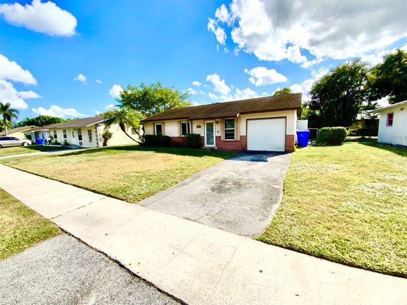 8160 SW 6th St, North Lauderdale FL 33068