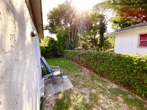 8160 SW 6th St, North Lauderdale FL 33068