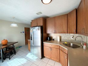 8160 SW 6th St, North Lauderdale FL 33068