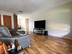 8160 SW 6th St, North Lauderdale FL 33068