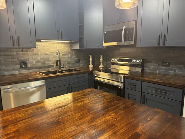 115 Upminster E 115, Deerfield Beach FL 33442