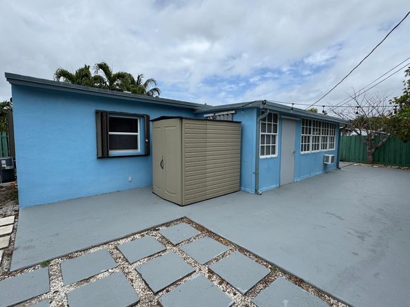 6100 NE 4th Ave, Oakland Park FL 33334