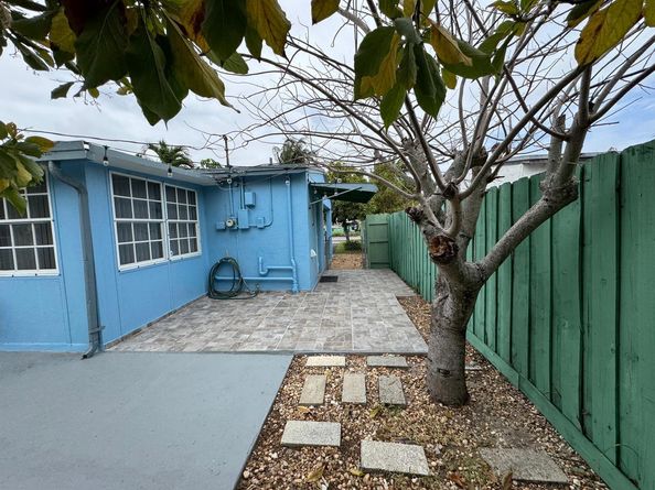 6100 NE 4th Ave, Oakland Park FL 33334