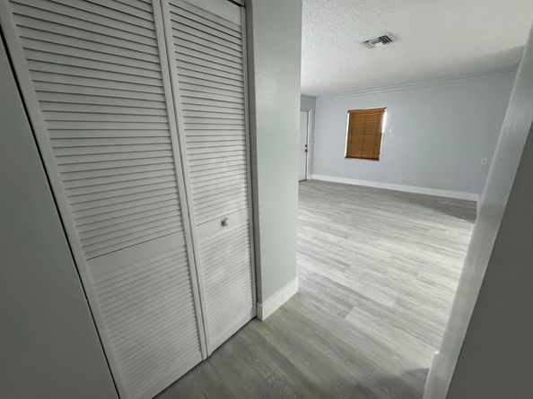 6100 NE 4th Ave, Oakland Park FL 33334