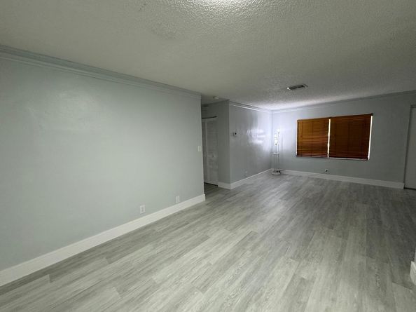 6100 NE 4th Ave, Oakland Park FL 33334