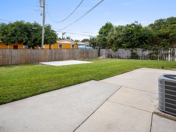 1233 W 32nd Street, Riviera Beach FL 33404