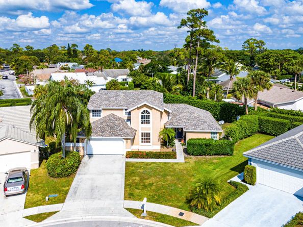 1212 Columbine Place, Wellington FL 33414