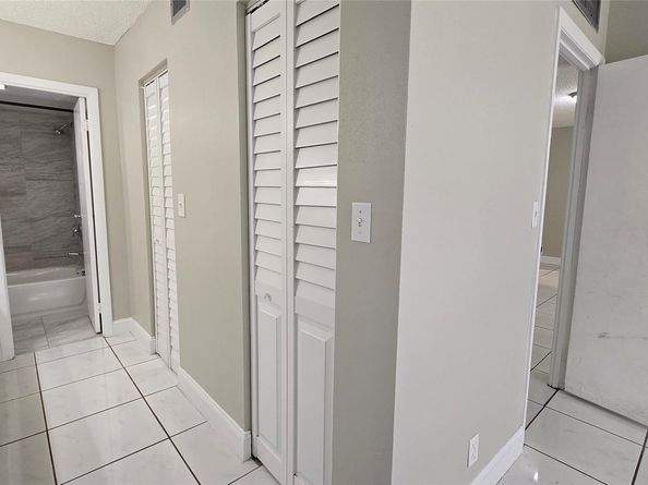 6200 S Falls Circle Dr 105, Lauderhill FL 33319