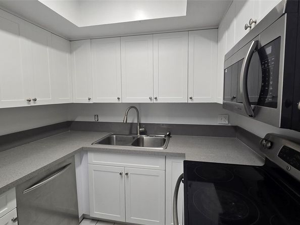 6200 S Falls Circle Dr 105, Lauderhill FL 33319