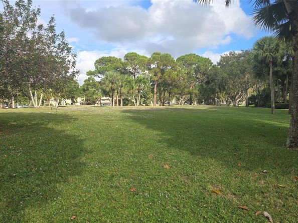 6200 S Falls Circle Dr 105, Lauderhill FL 33319