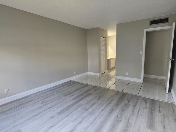 6200 S Falls Circle Dr 105, Lauderhill FL 33319