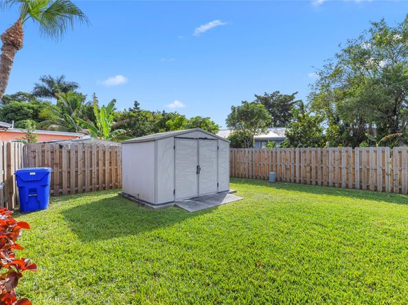 7822 SW 7th Ct, North Lauderdale FL 33068