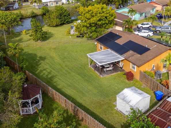 7822 SW 7th Ct, North Lauderdale FL 33068