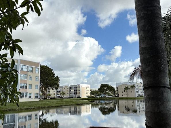 10331 NW 24th Ct, Sunrise FL 33322