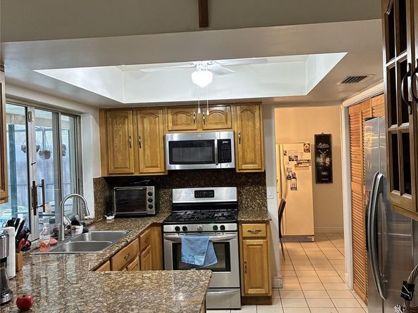 10331 NW 24th Ct, Sunrise FL 33322