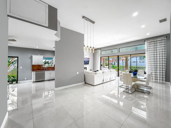 6406 Via Rosa, Boca Raton FL 33433