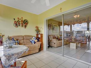 4800 NW 35th St 612, Lauderdale Lakes FL 33319