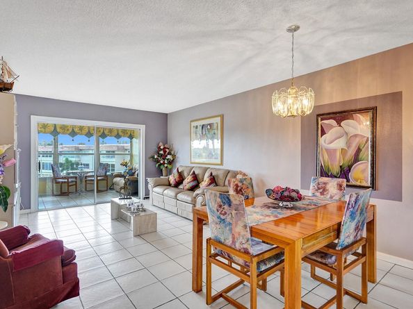 4800 NW 35th St 612, Lauderdale Lakes FL 33319