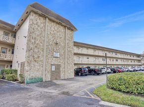 4800 NW 35th St 612, Lauderdale Lakes FL 33319